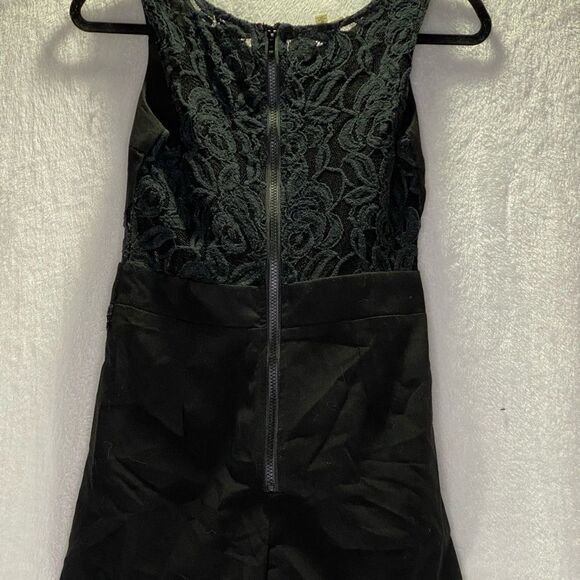Alythea Shorts Romper With Lace - Picture 8 of 8